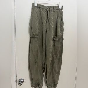 Urban outfitters green cargo pants